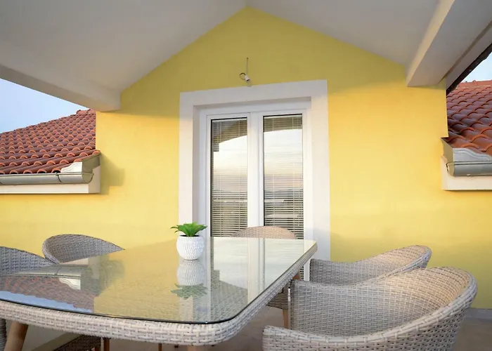 Katarina * זאדאר